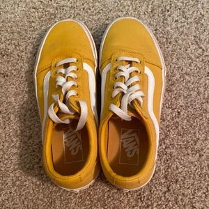 Selling super cute vans size women’s 6. Super comfortable!